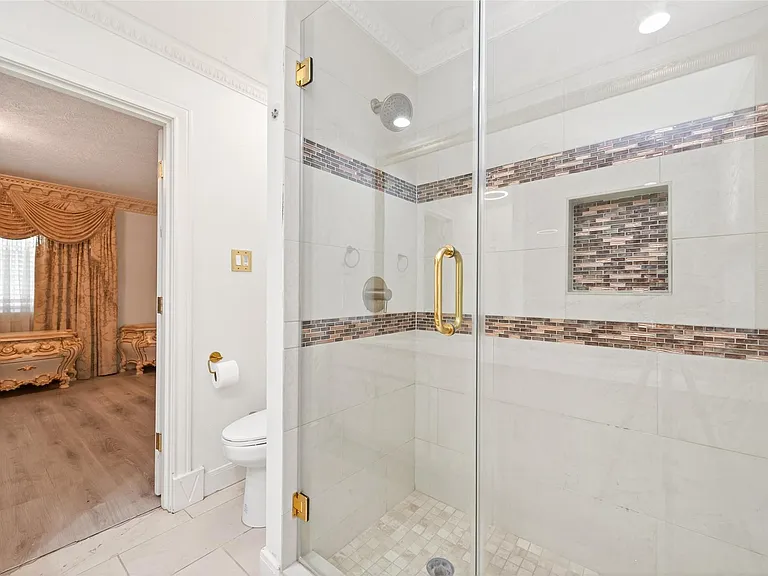 24 Windermere Ln — Photo 41