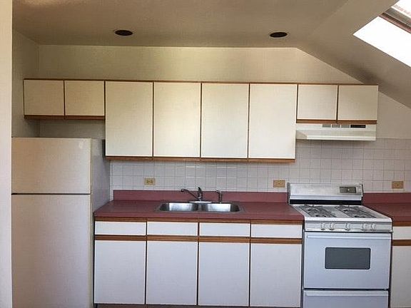 2nd image of 5324 W Argyle St APT 2R