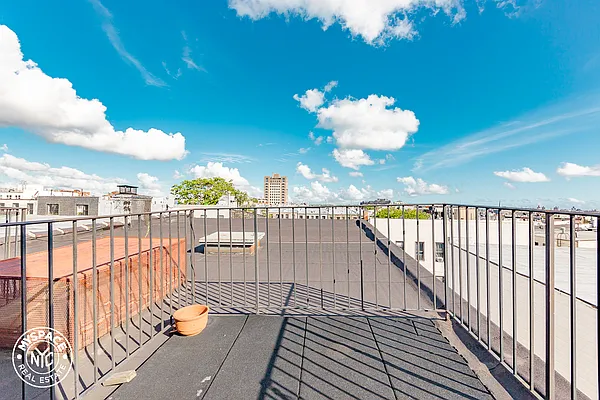 Rented by MySpaceNYC | media 11