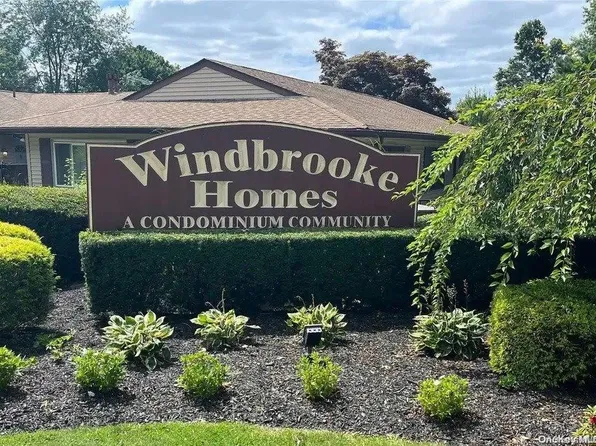 120 Feller Drive #120, Central Islip, NY 11722