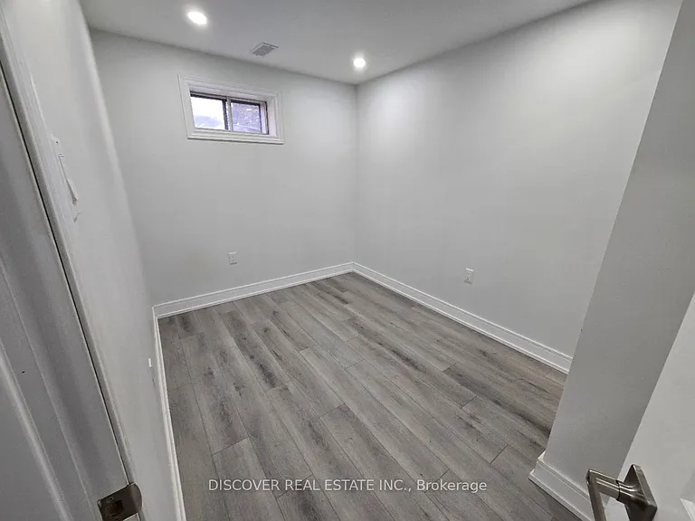 186 Floradale Dr #2 — Photo 2