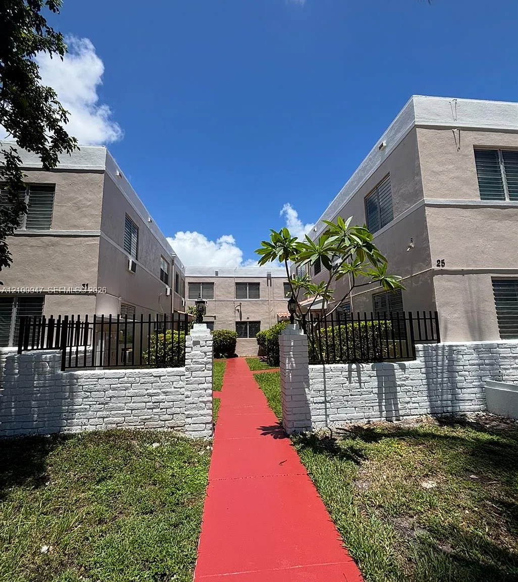 Coral Gables Sec L — Photo 1