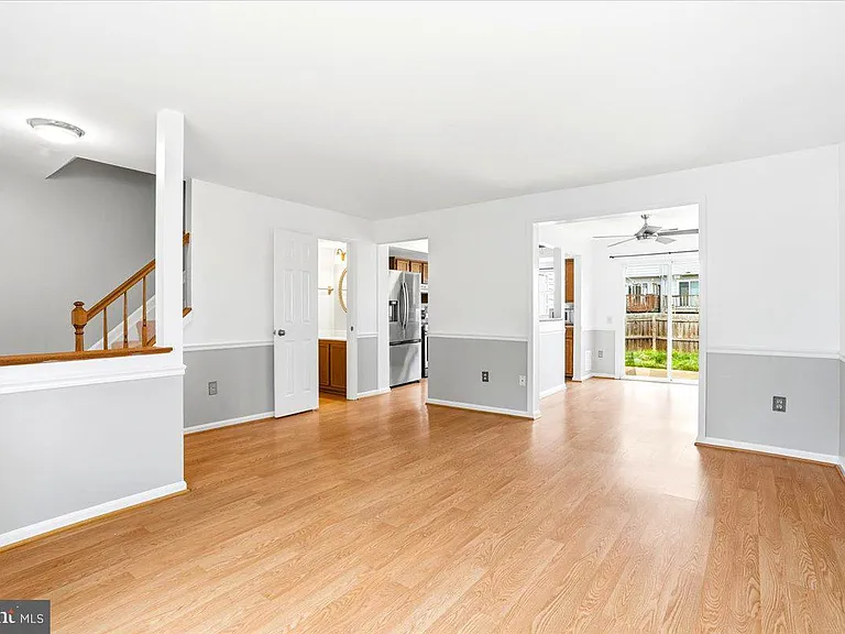 5735 Sunset View Ln — Photo 4