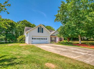 1007 Carrick Ct, Bethlehem, GA 30620