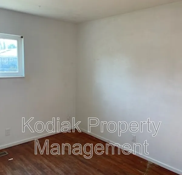 3737 S 3325 W — Photo 7