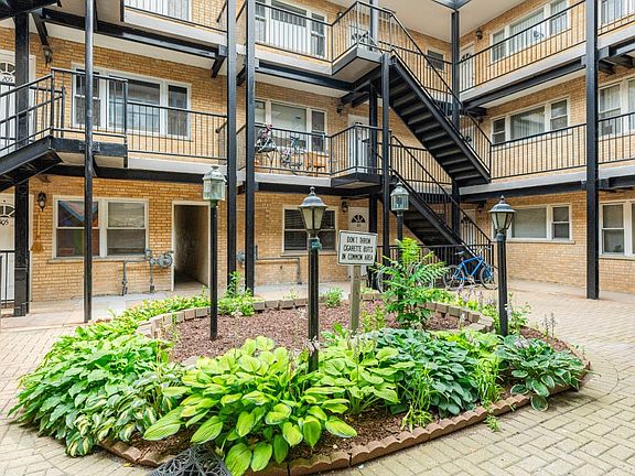 3rd image of 2636 W Foster Ave APT 105