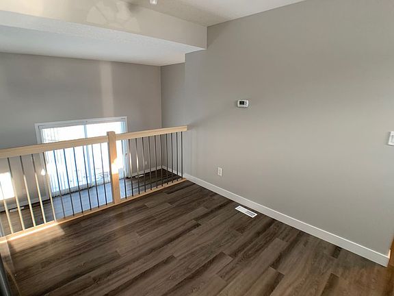 4th image of 120 Applewood Dr