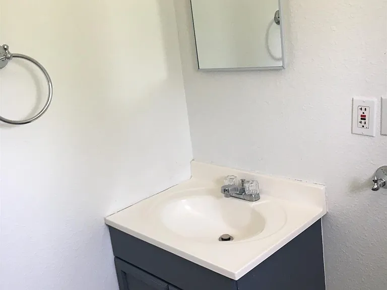 3818 Hamid Blvd — Photo 10