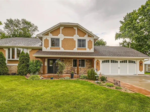 2130 Erin Ct, New Brighton, MN 55112