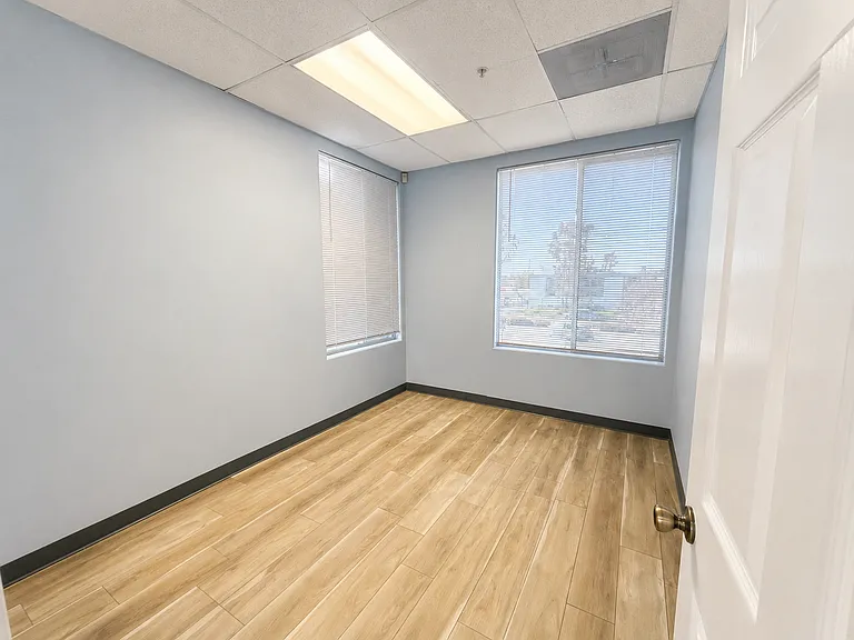 2050 Artesia Blvd — Photo 8