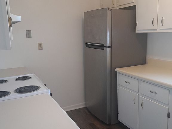 4th image of 615 1/2 S Holmes St