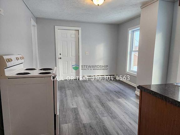 3rd image of 406 1st St SE Unit C