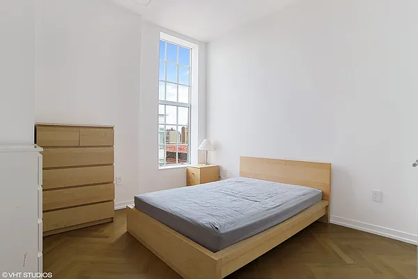 Rented by Hooli Homes New York Inc | media 30