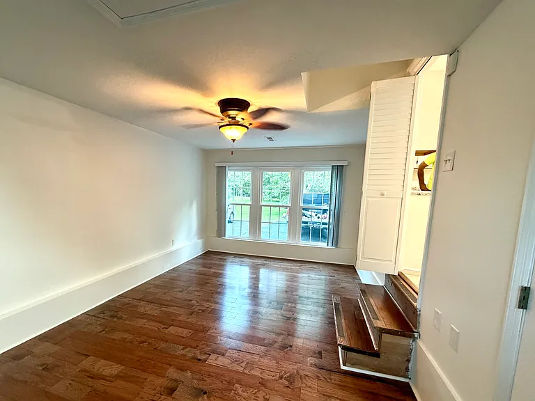 302 Rolling Acres Dr — Photo 11