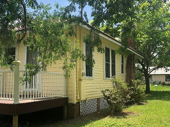 3rd image of 16588 Mill St