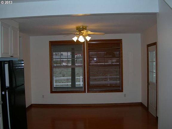 3rd image of 10617 NE 199th St