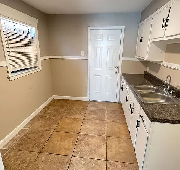820 Keel Ave — Photo 3