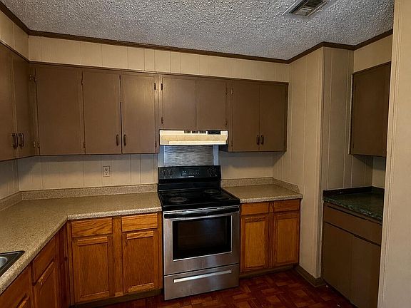2nd image of 2508 Brenda Dr