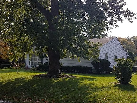 3rd image of 100 Nelmar Dr