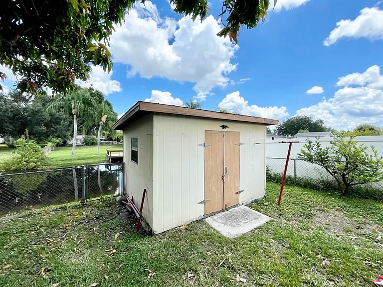 1474 Kerry Dr — Photo 12