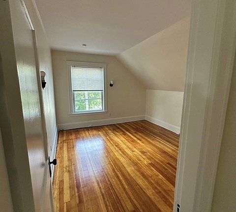 5th image of 74 Leach St APT 3