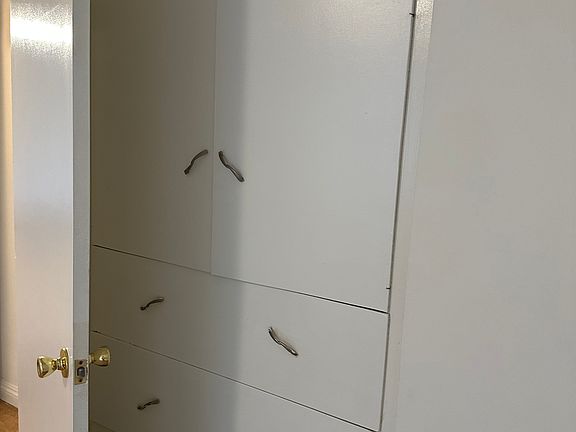 5th image of 739 Arcadia Ave #1B-1Ba-725Sqft