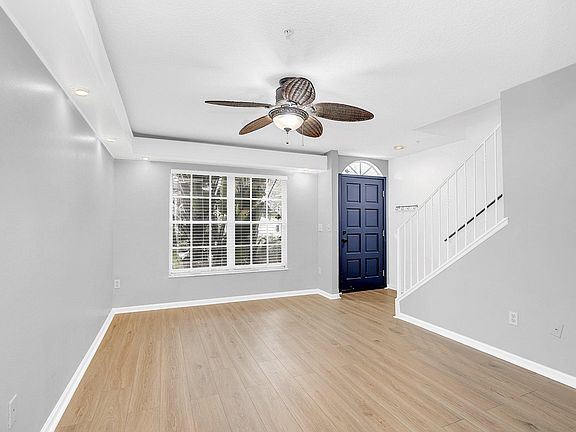 3rd image of 40 N Hyer Ave