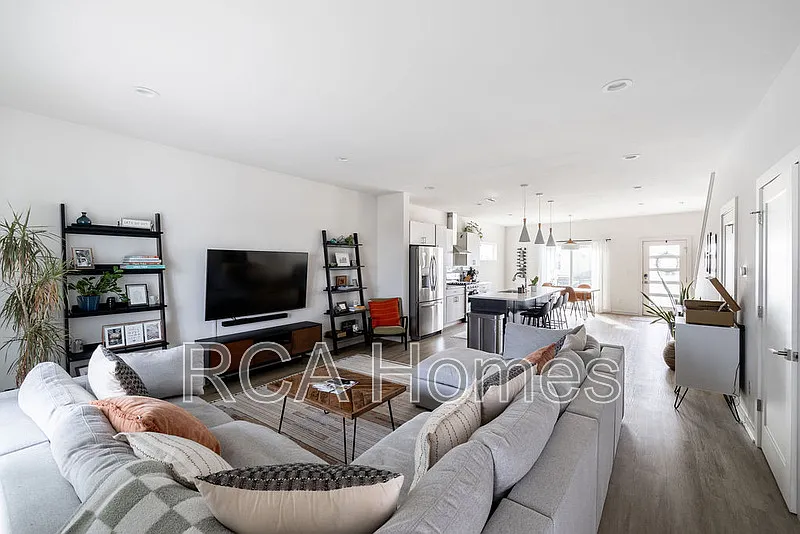 3 bed, 2.5 bath, $3,200 — Photo 3