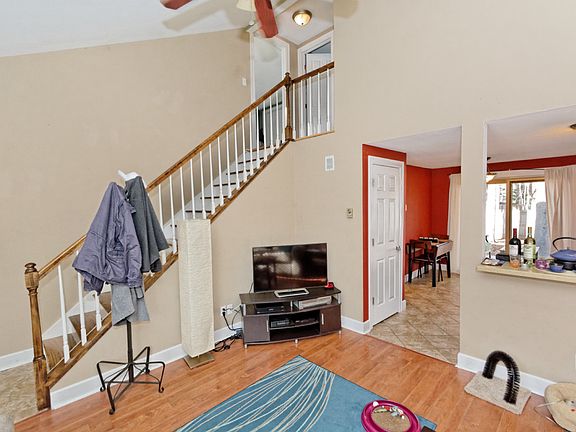 5th image of 59 Arrow Wood Pl