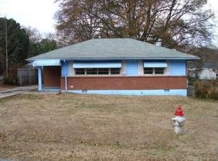 844 White Oak Dr, Forest Park, GA 30297