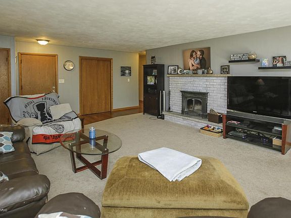 61 lynwood dr-105