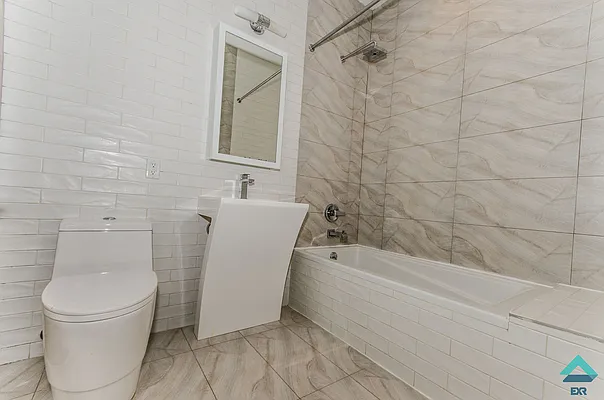 Rented by EXR | media 5