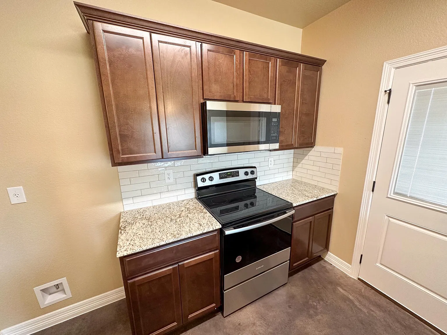3 bed, 1332 sqft, $1,350 — Photo 4
