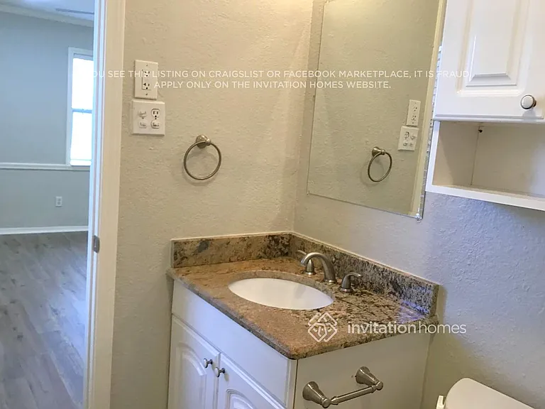 436 Lexington Ln — Photo 12