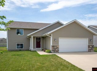 116 Flagstone Ln, Mankato, MN 56001