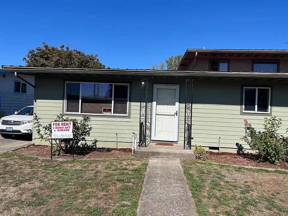 545 Plaza Del Rey NE