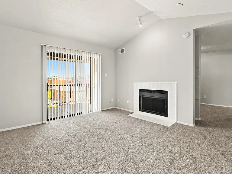 The Summit Apartments — Photo 37