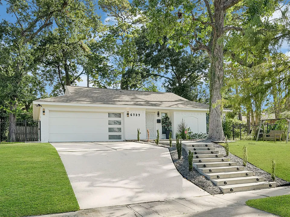 6737 Wildwood Way