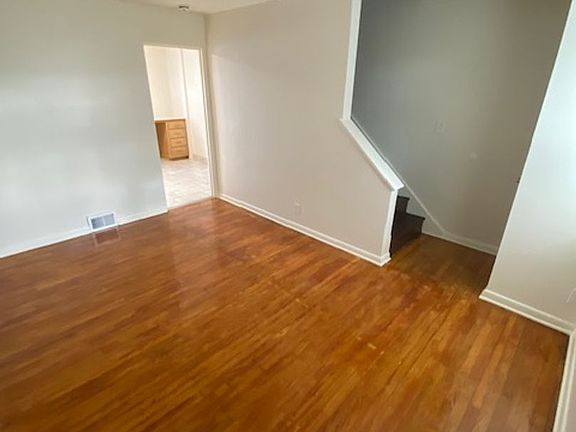 4th image of 2112 Fulton Rd NW