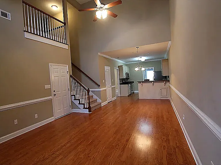 3 bed, 2.5 bath, 1584 sqft, $1,900 — Photo 3