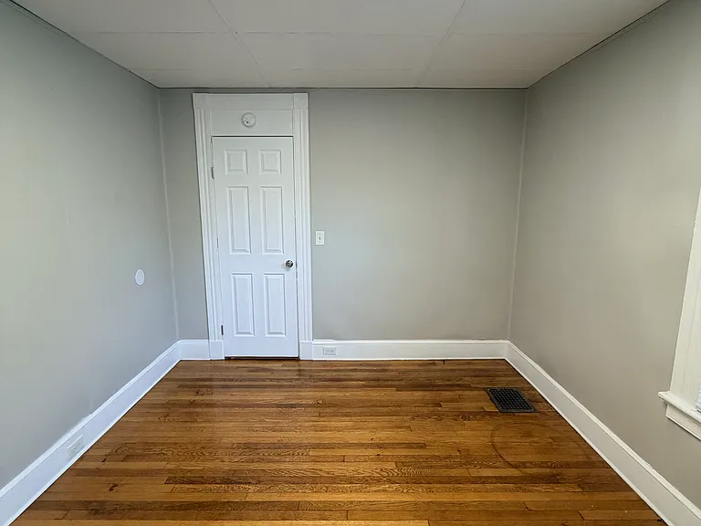 476 Thompson Ave #1 — Photo 15