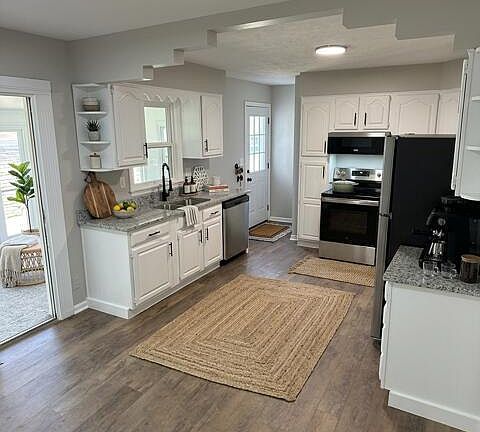 4th image of 124 Harpers Ferry Rd