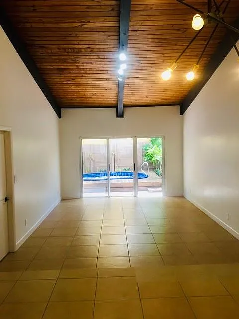 2 bed, 2.0 bath, 1076 sqft, $2,950 — Photo 3