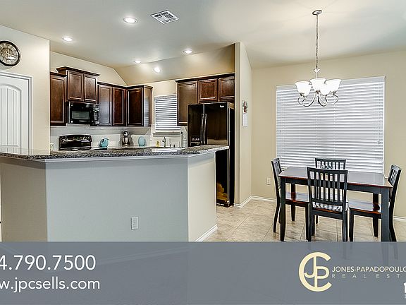3rd image of 2304 Jonathan Creek Dr