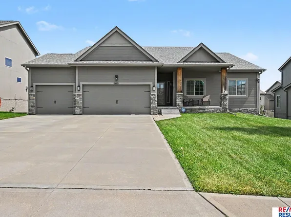 14807 S 24th St, Bellevue, NE 68123