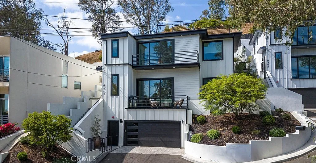 3 bed, 3.5 bath, 2226 sqft, $10,000 — Photo 1