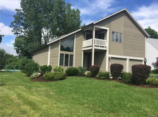 223 Chestnut Hill Dr, Liverpool, NY 13088