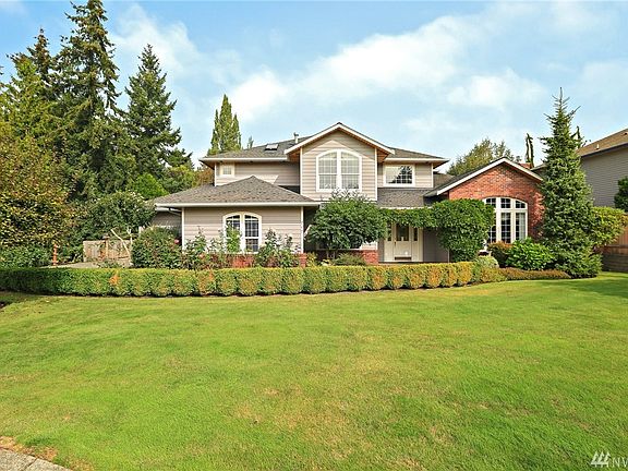 Sprinkler System allows for Beautiful Green Landscaping Year Round.