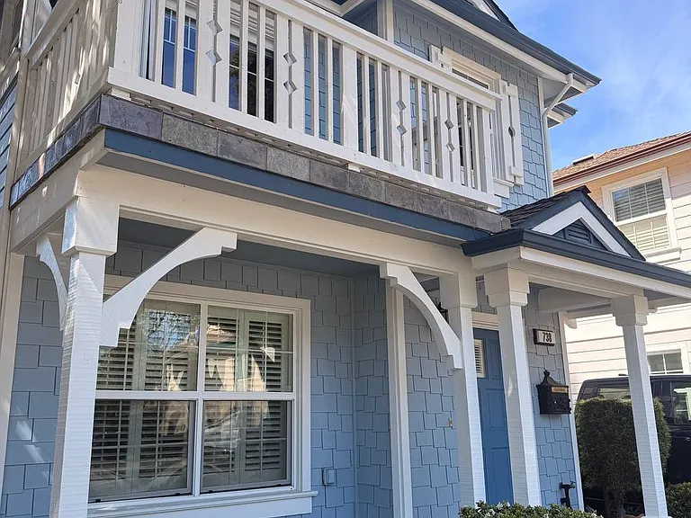 738 Peters Ave — Photo 2