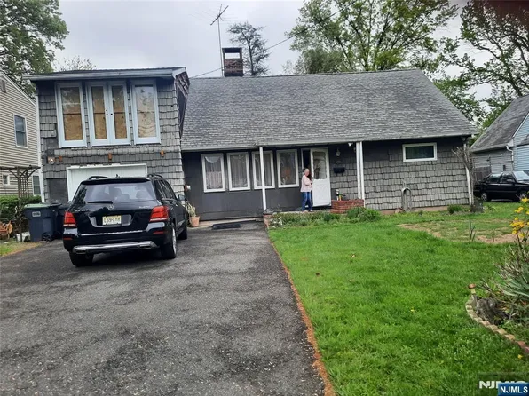 307 Phelps Ave, Bergenfield, NJ 07621